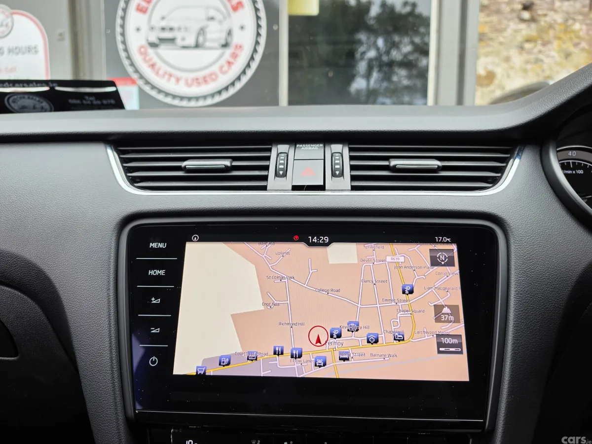 Skoda Octavia Estate, Petrol, 2018, Red