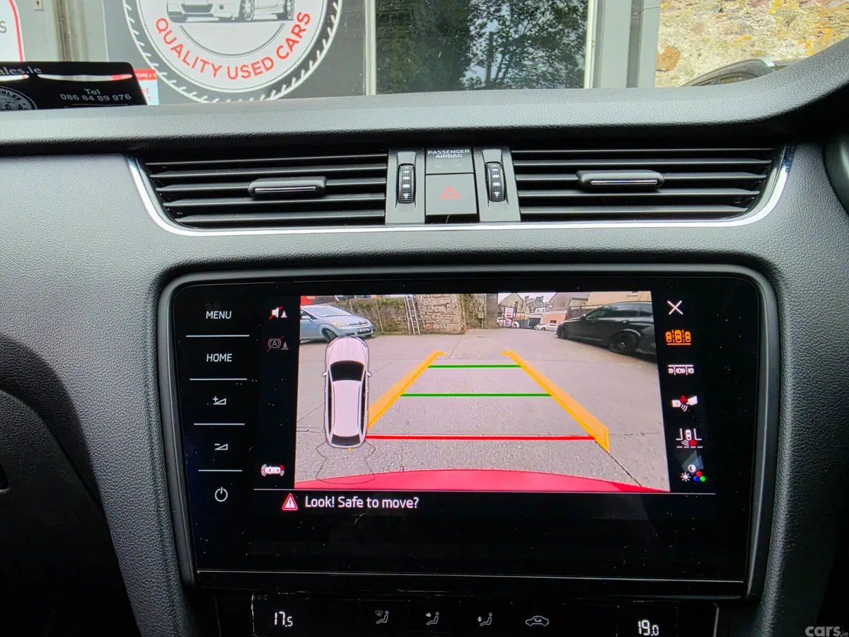 Skoda Octavia Estate, Petrol, 2018, Red