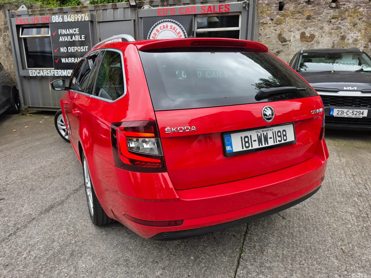 Skoda Octavia Estate, Petrol, 2018, Red