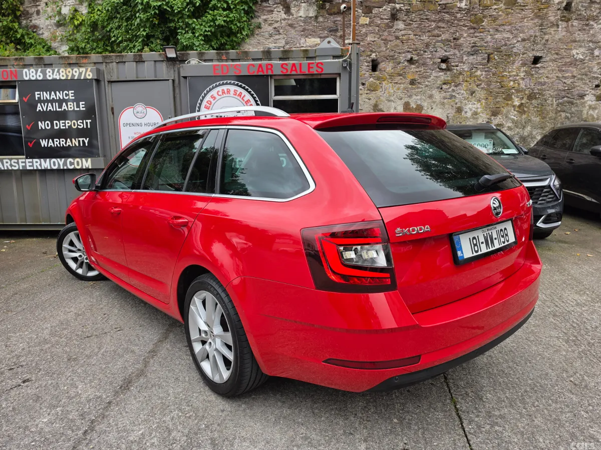 Skoda Octavia Estate, Petrol, 2018, Red