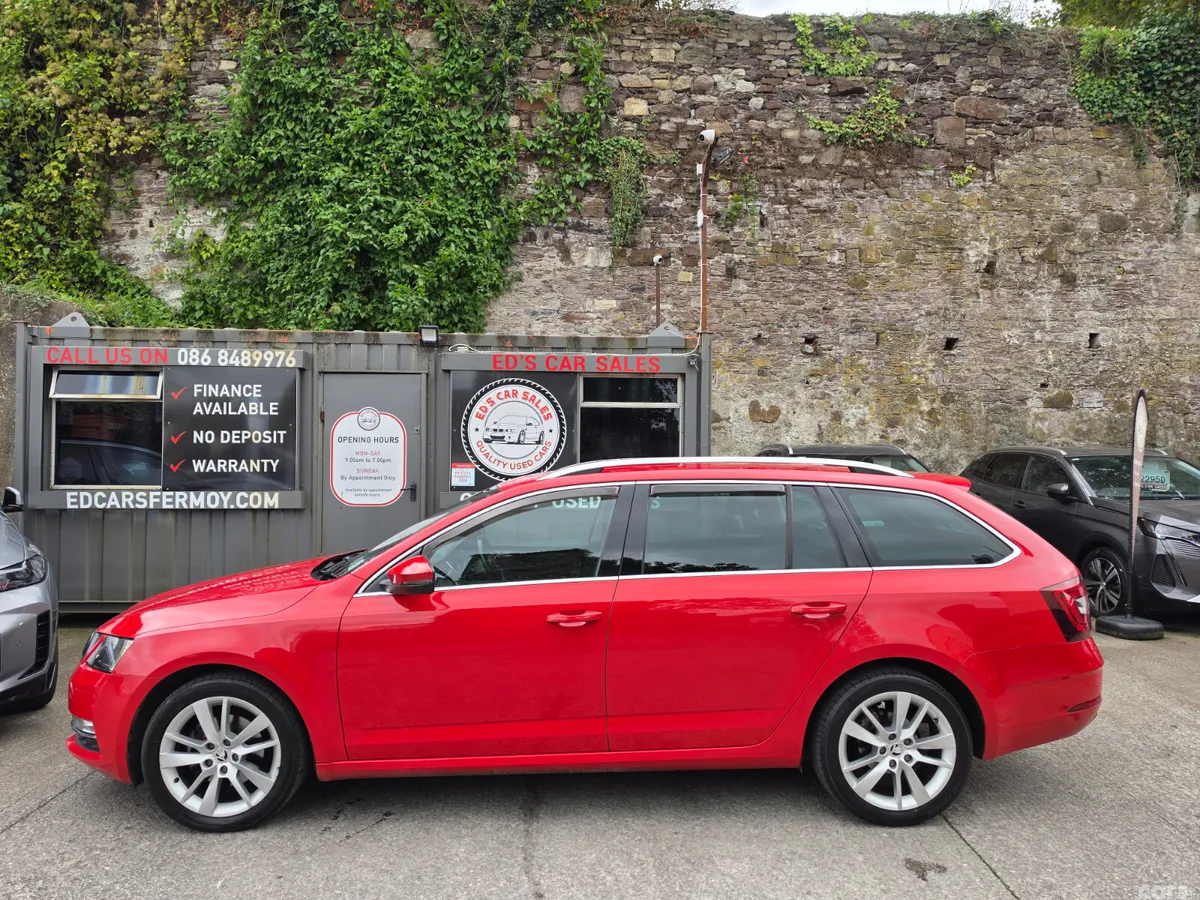 Skoda Octavia Estate, Petrol, 2018, Red