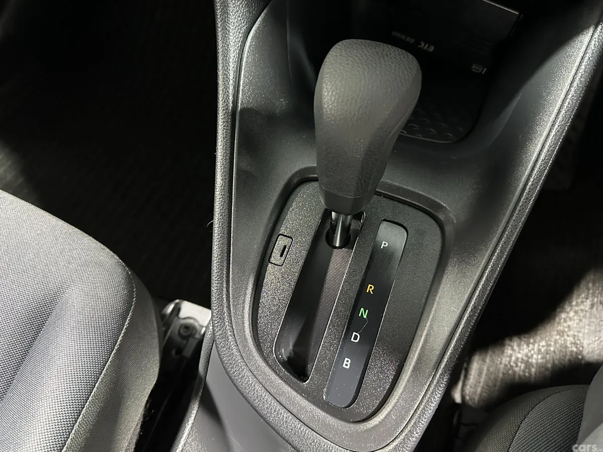 Toyota Yaris Hatchback, Petrol Hybrid, 2023, Silver