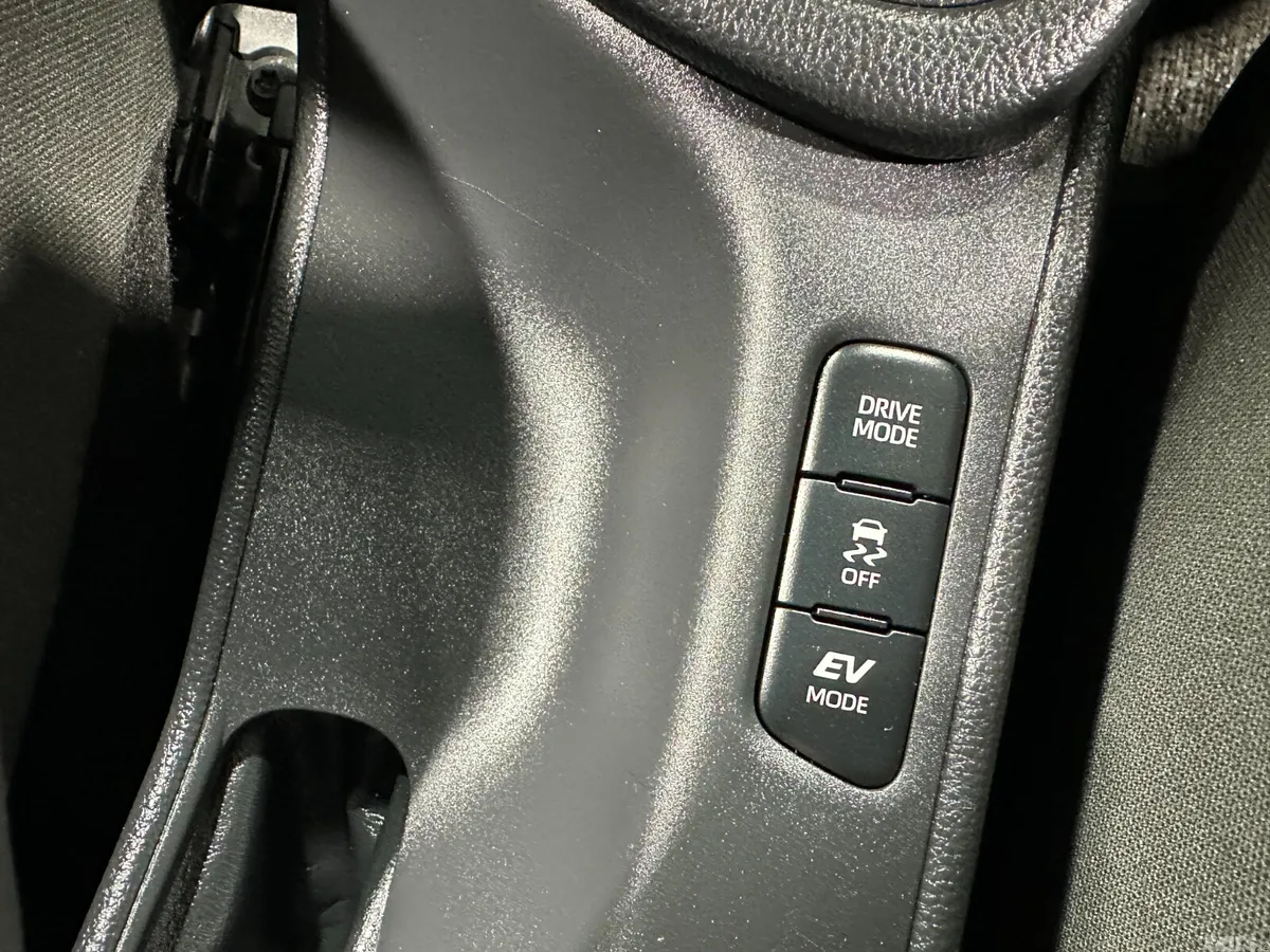 Toyota Yaris Hatchback, Petrol Hybrid, 2023, Silver