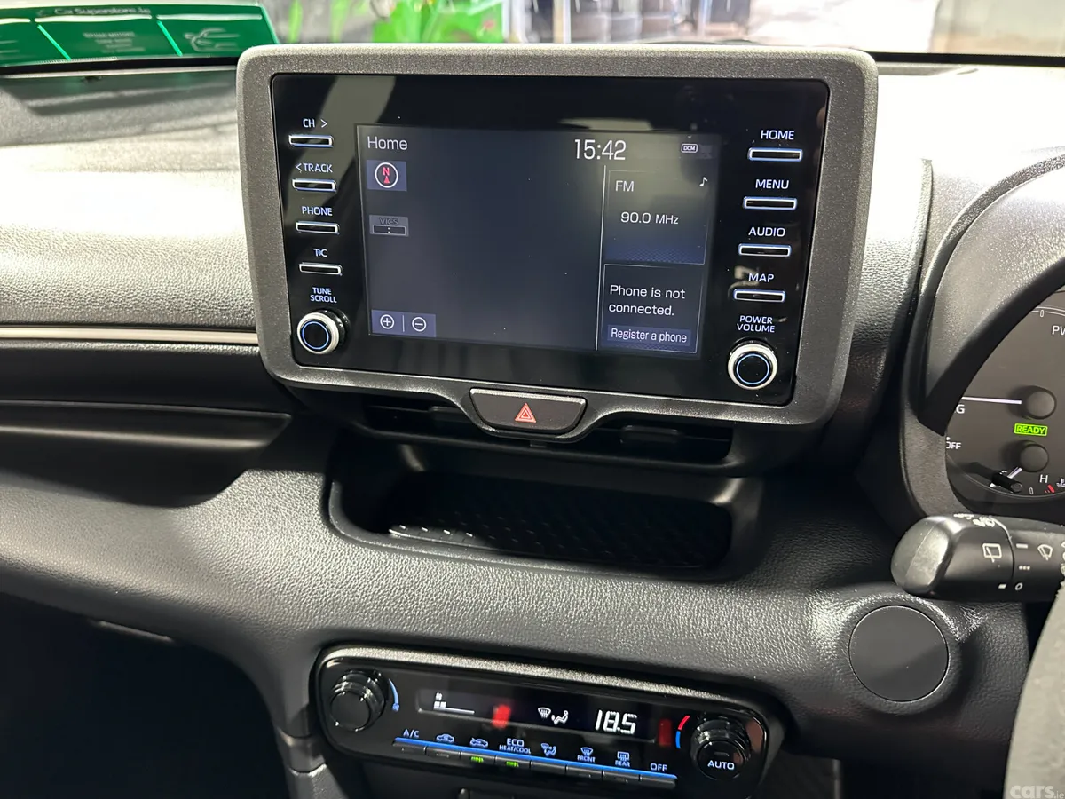 Toyota Yaris Hatchback, Petrol Hybrid, 2023, Silver