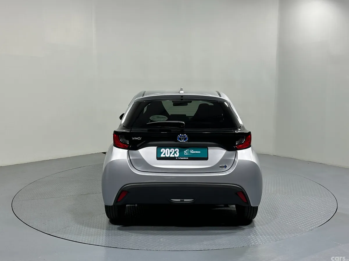 Toyota Yaris Hatchback, Petrol Hybrid, 2023, Silver
