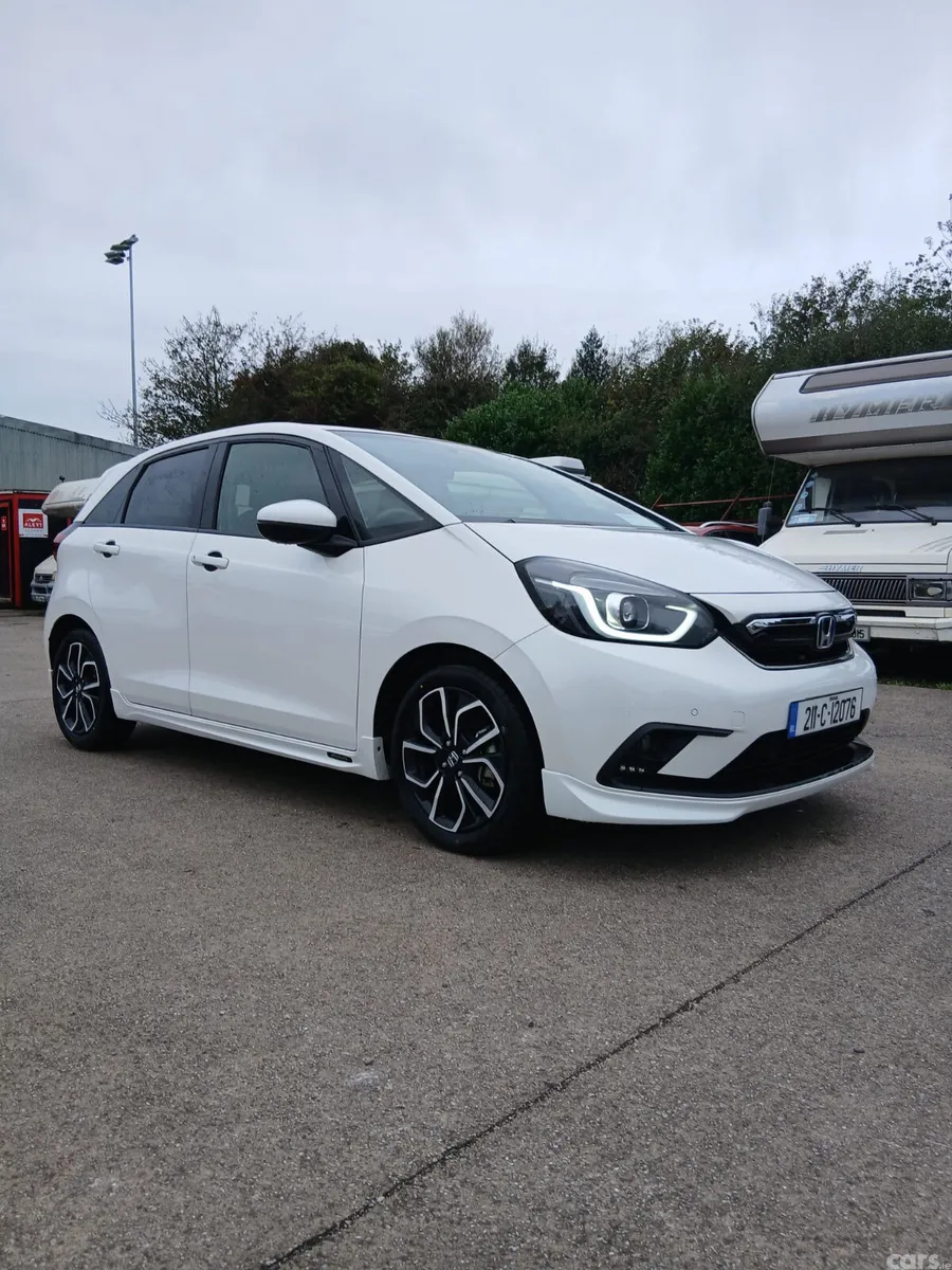 Honda Fit Hatchback, Petrol Hybrid, 2021, White
