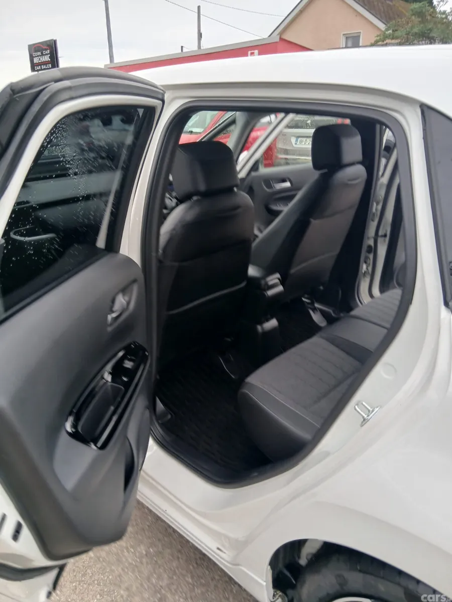 Honda Fit Hatchback, Petrol Hybrid, 2021, White