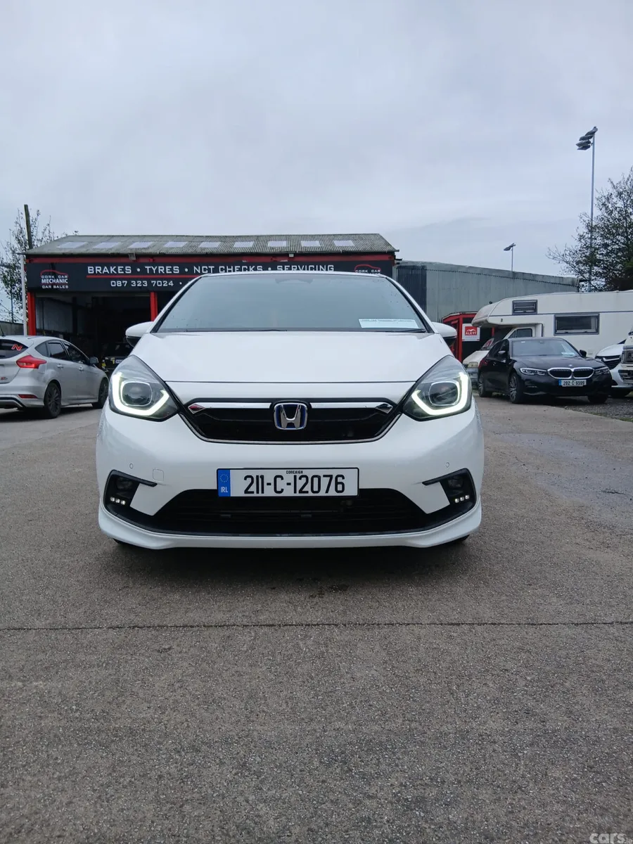 Honda Fit Hatchback, Petrol Hybrid, 2021, White
