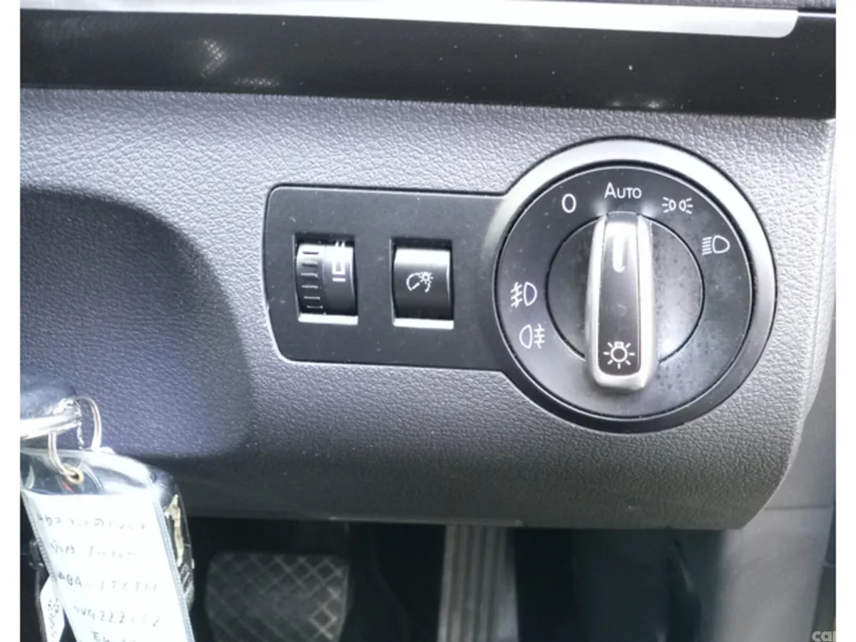 Volkswagen Touran MPV, Petrol, 2014, Black