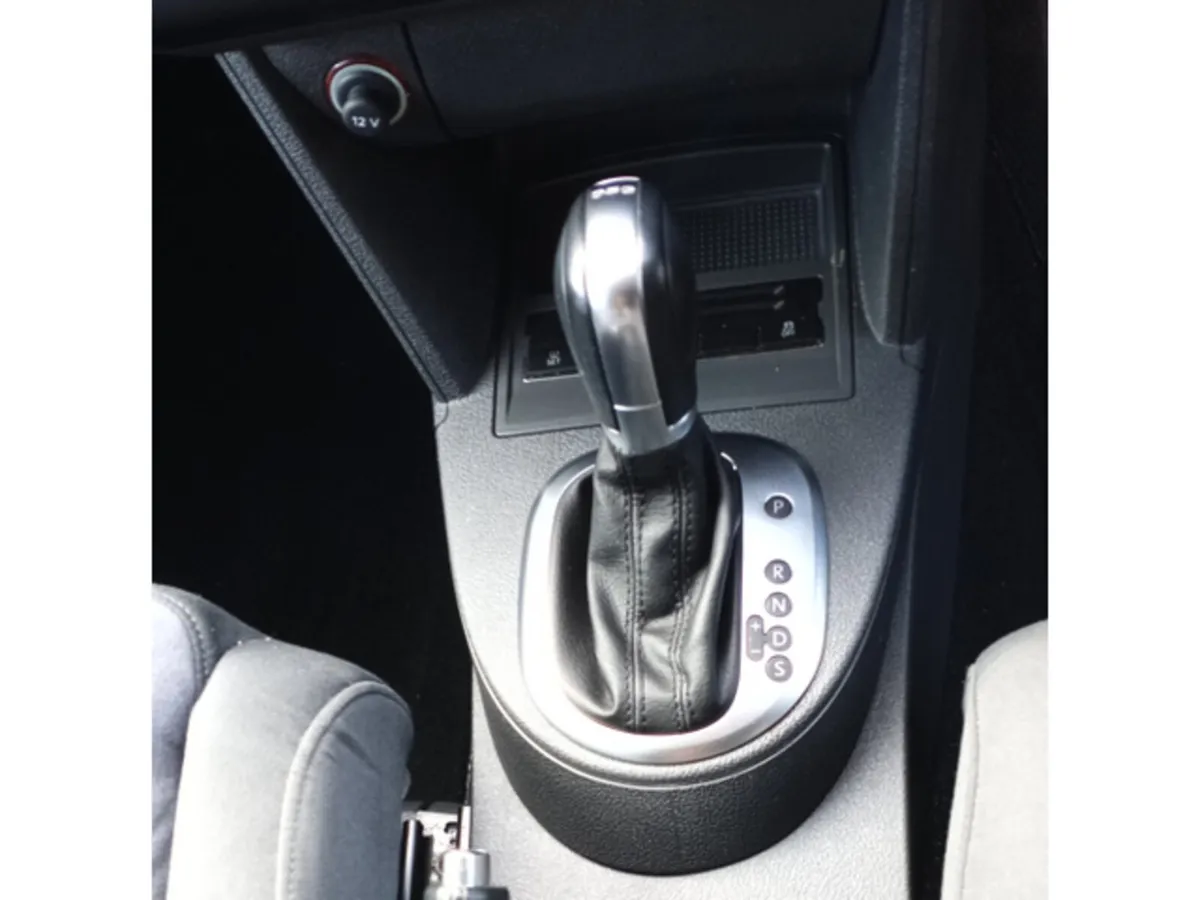 Volkswagen Touran MPV, Petrol, 2014, Black