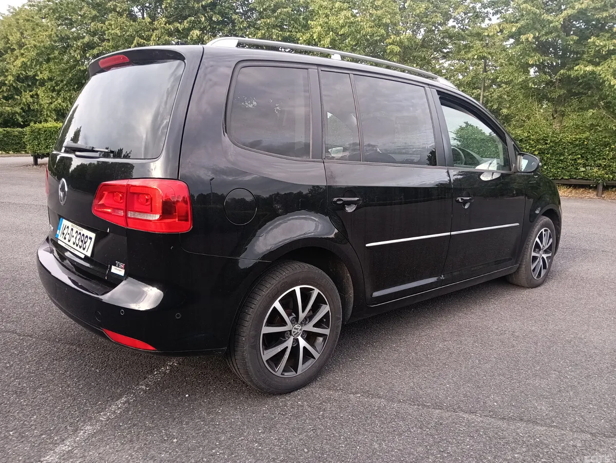 Volkswagen Touran MPV, Petrol, 2014, Black