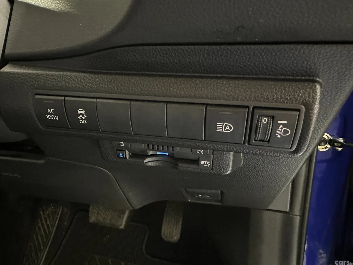 Toyota Corolla Estate, Petrol Hybrid, 2021, Blue