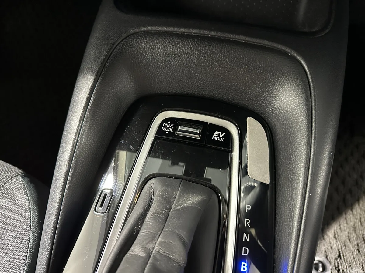 Toyota Corolla Estate, Petrol Hybrid, 2021, Blue
