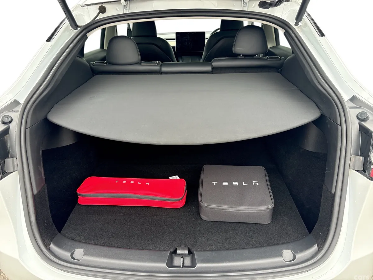 Tesla Model Y MPV, Electric, 2023, White