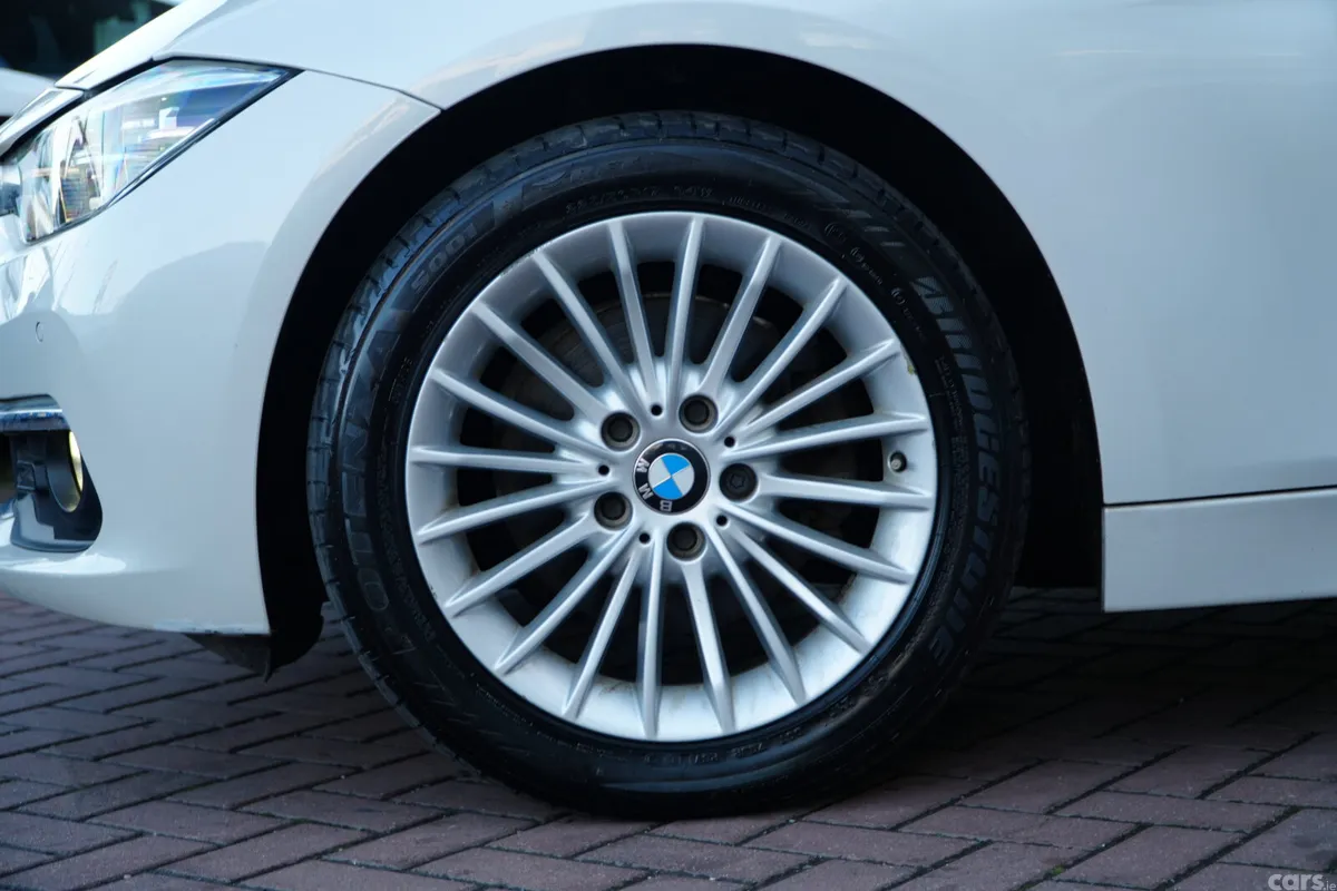BMW 3-Series Estate, Diesel, 2018, White
