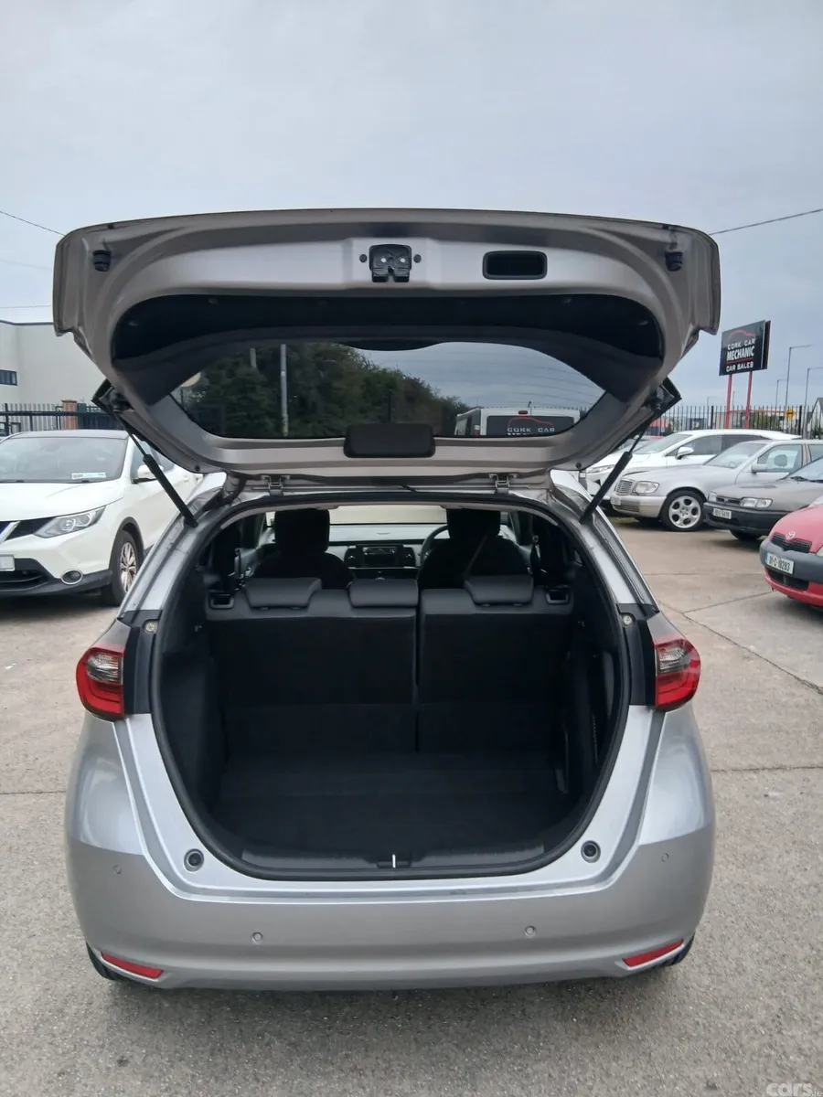 Honda Fit Hatchback, Petrol Hybrid, 2021, Silver