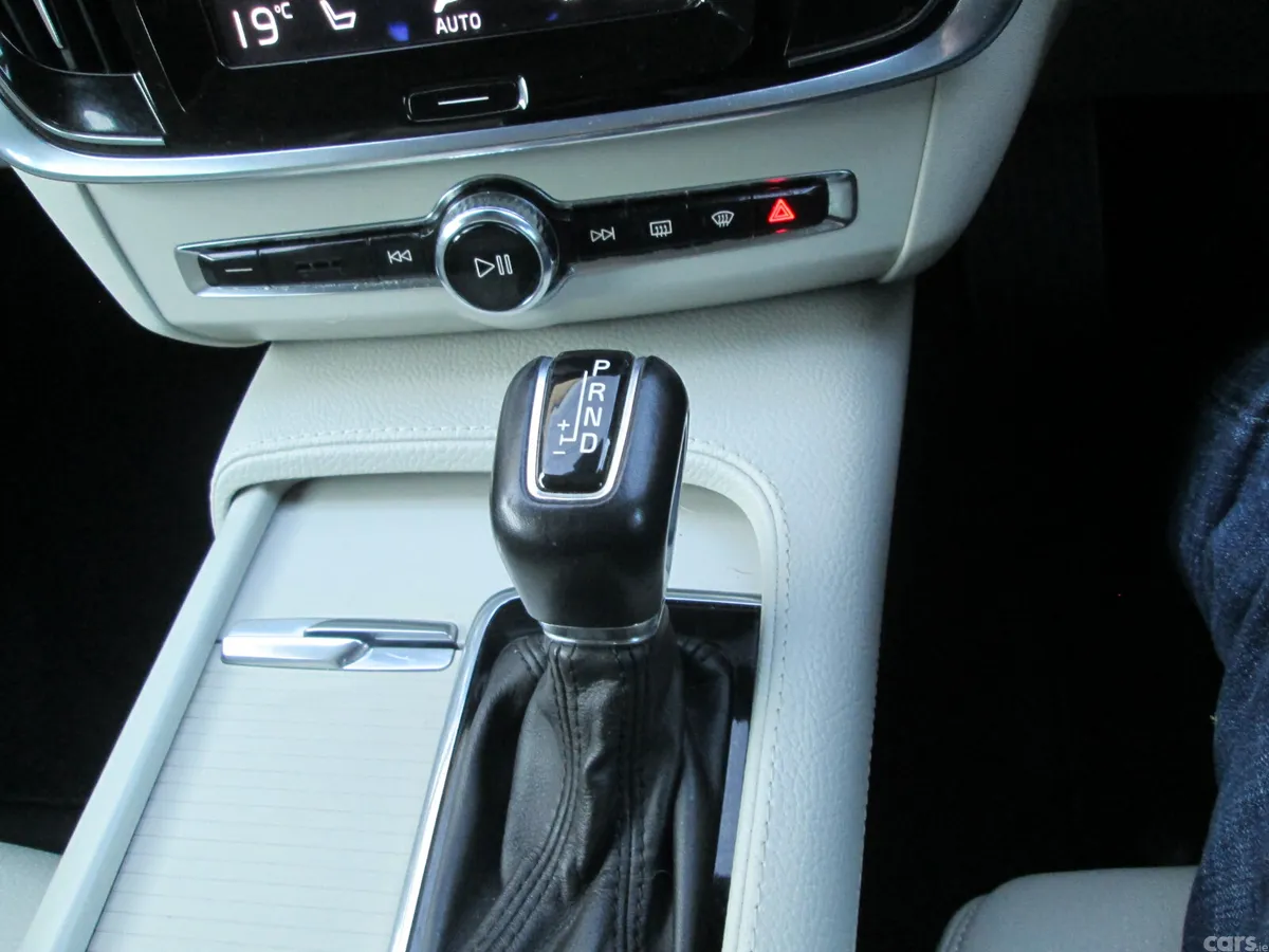 Volvo S90 Saloon, Diesel, 2017, Blue