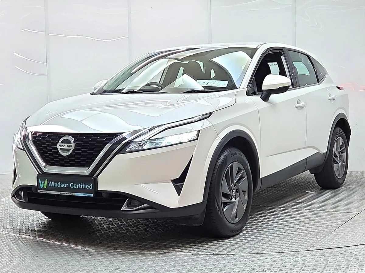 Nissan Qashqai MPV, Petrol, 2022, White