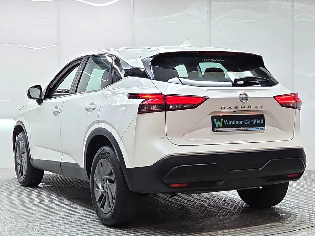 Nissan Qashqai MPV, Petrol, 2022, White