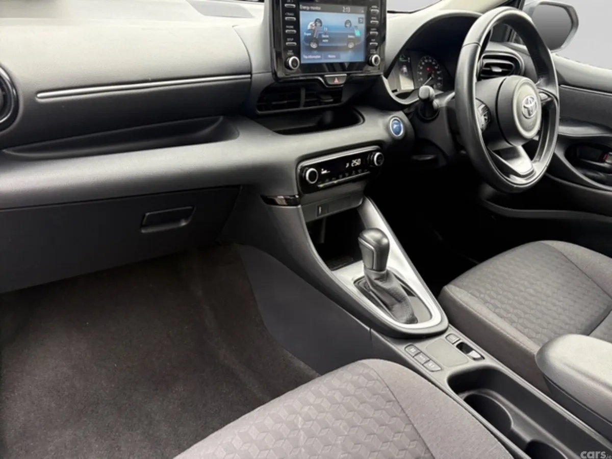 Toyota Yaris Hatchback, Petrol Hybrid, 2024, Grey
