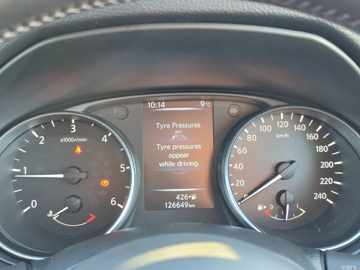 Nissan Qashqai MPV, Diesel, 2018, Brown