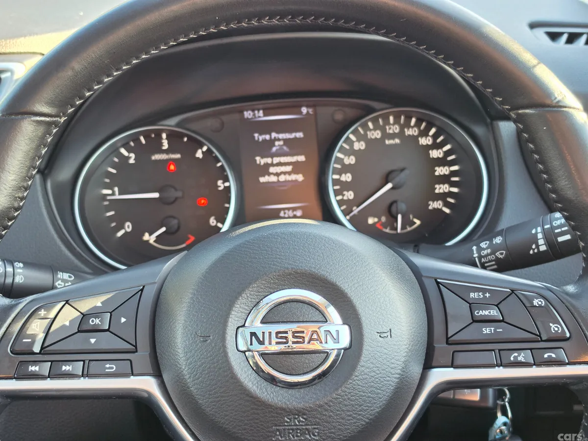 Nissan Qashqai MPV, Diesel, 2018, Brown