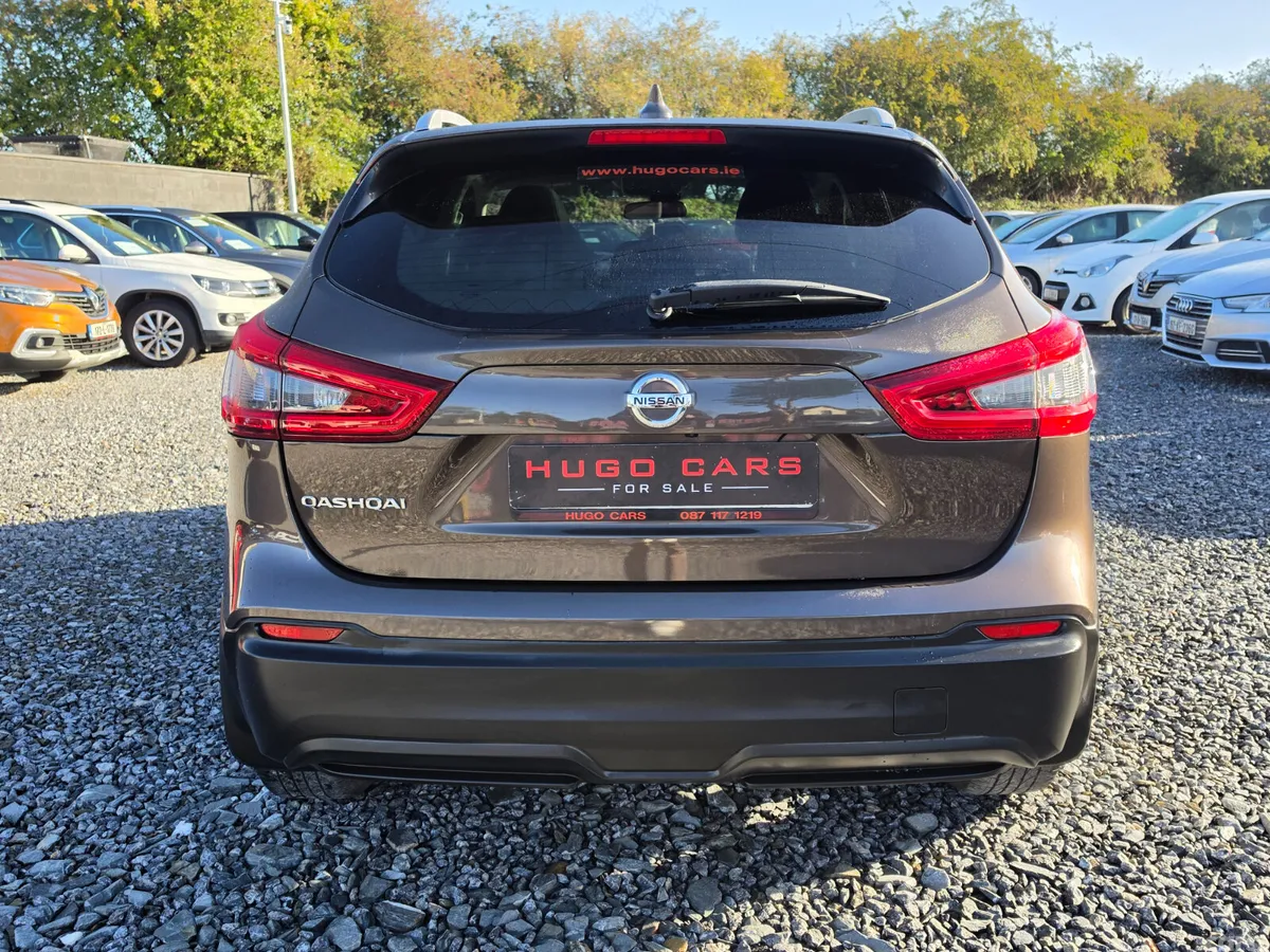 Nissan Qashqai MPV, Diesel, 2018, Brown