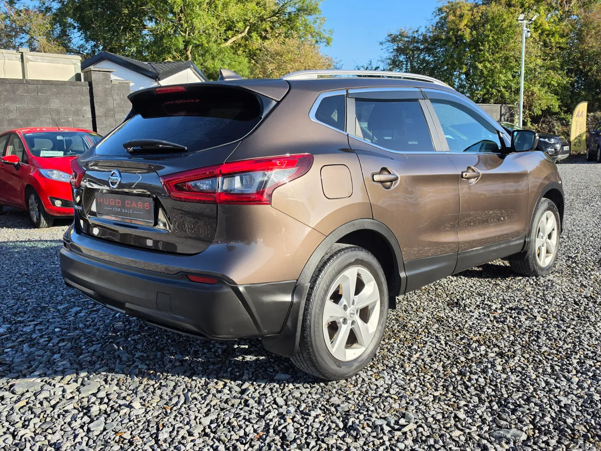 Nissan Qashqai MPV, Diesel, 2018, Brown