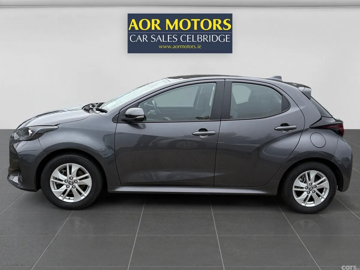 Toyota Yaris Hatchback, Petrol Hybrid, 2024, Grey