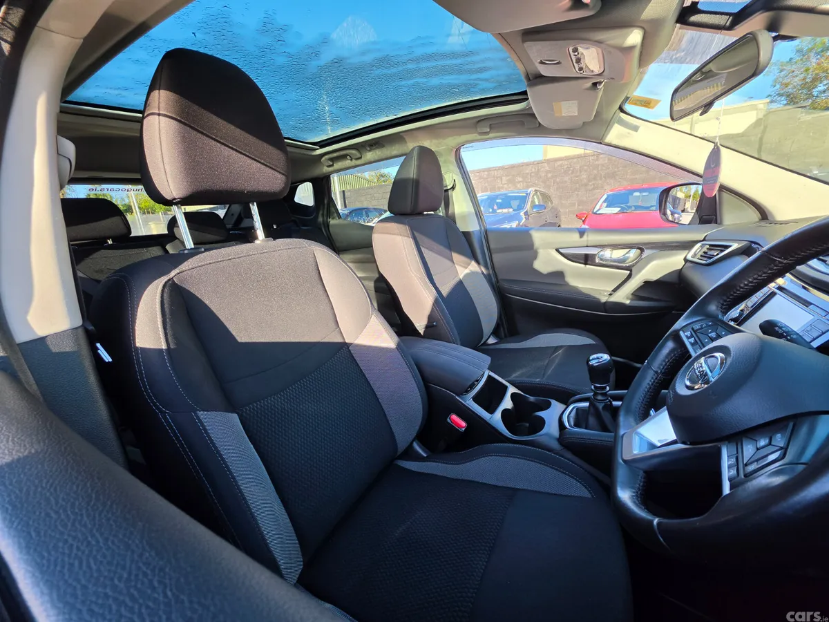 Nissan Qashqai MPV, Diesel, 2018, Brown