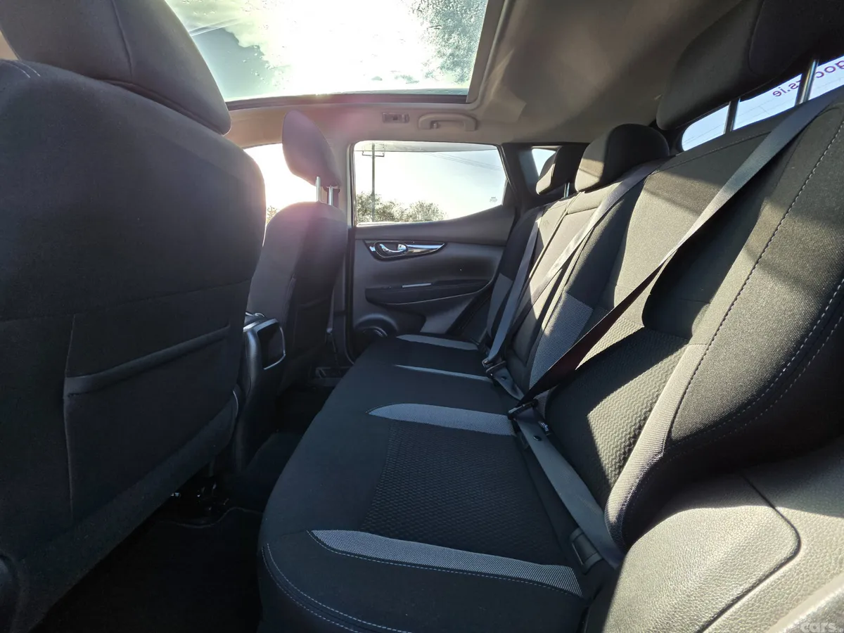 Nissan Qashqai MPV, Diesel, 2018, Brown