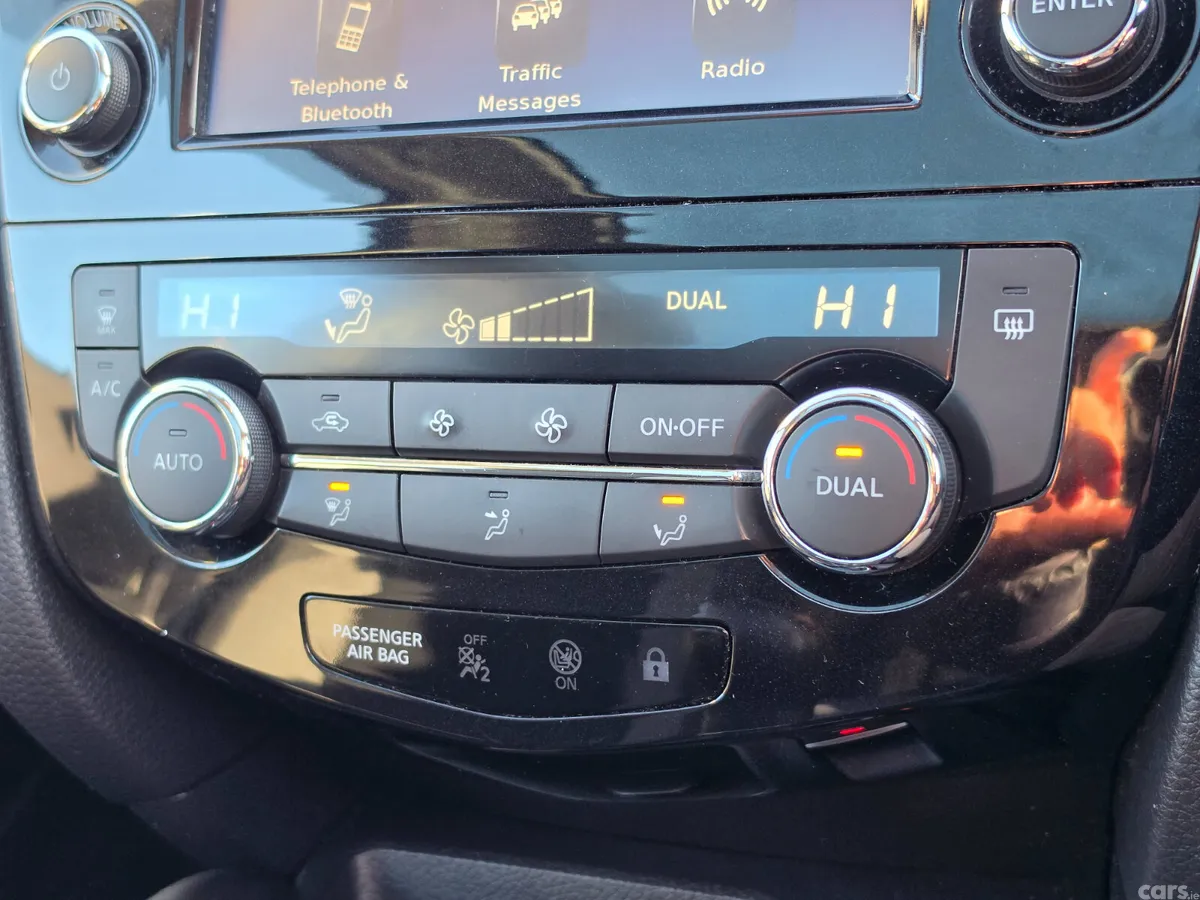 Nissan Qashqai MPV, Diesel, 2018, Brown