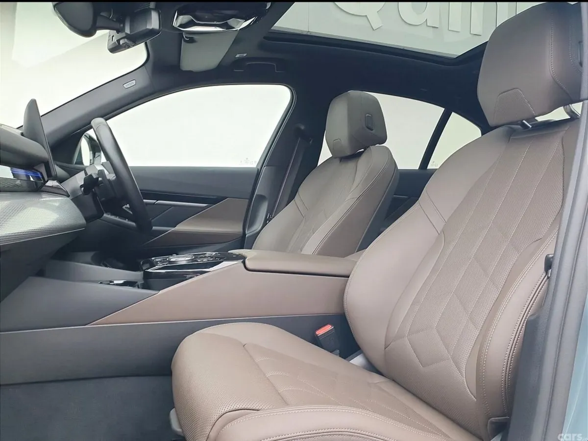 BMW 5-Series Saloon, Petrol Plug-in Hybrid, 2024, Green
