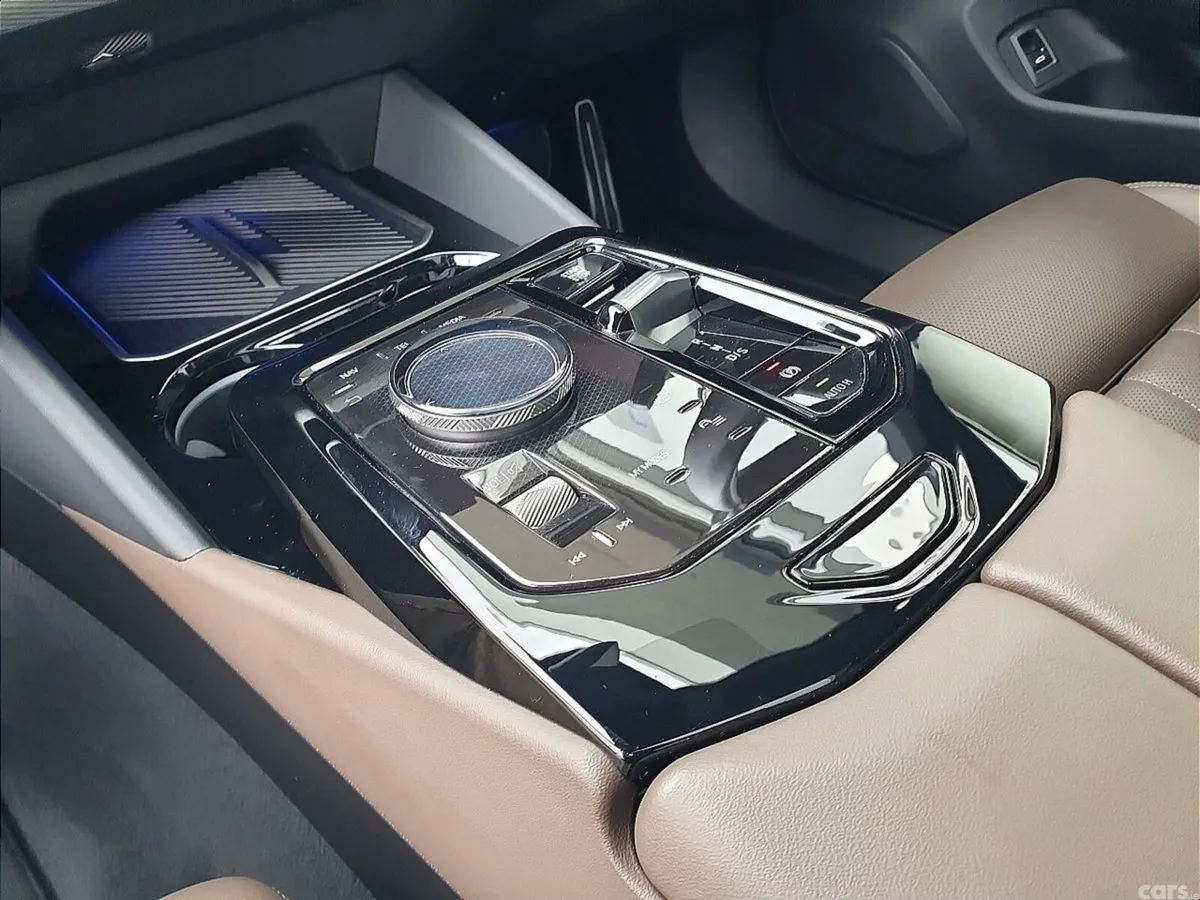 BMW 5-Series Saloon, Petrol Plug-in Hybrid, 2024, Green