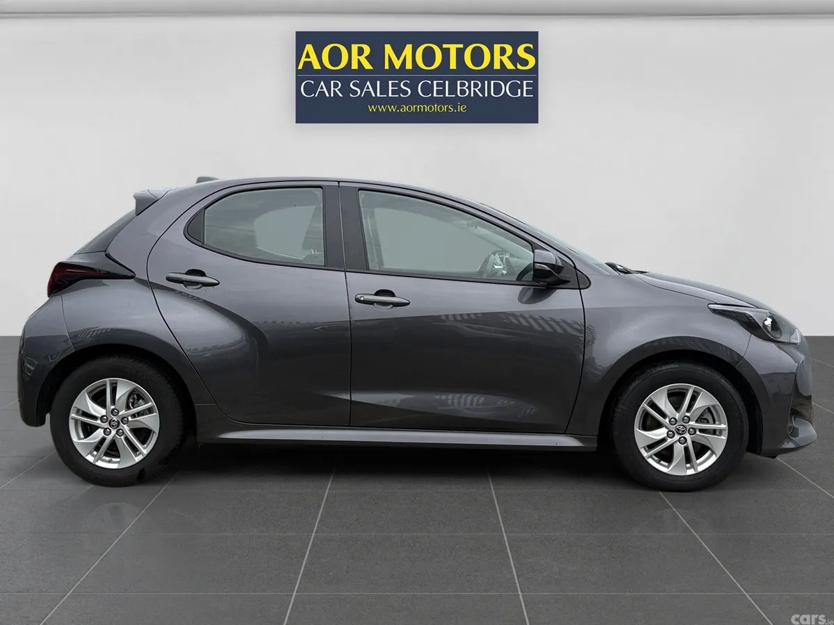 Toyota Yaris Hatchback, Petrol Hybrid, 2024, Grey