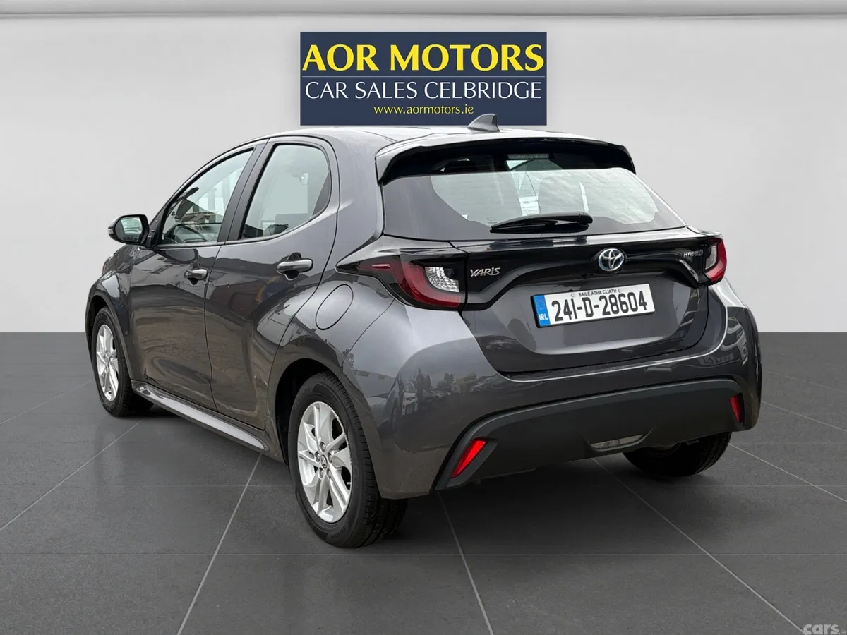 Toyota Yaris Hatchback, Petrol Hybrid, 2024, Grey