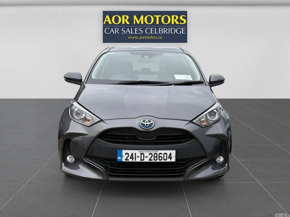 Toyota Yaris Hatchback, Petrol Hybrid, 2024, Grey