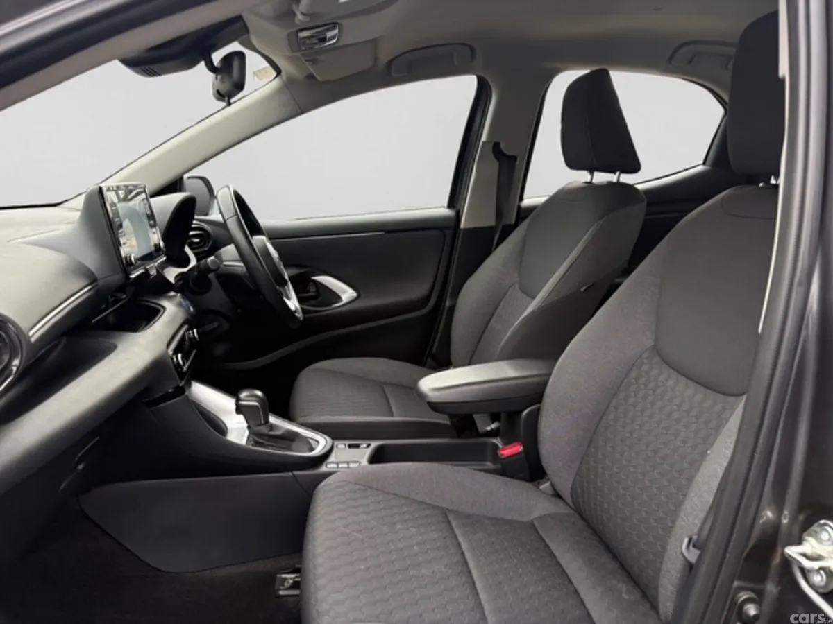 Toyota Yaris Hatchback, Petrol Hybrid, 2024, Grey