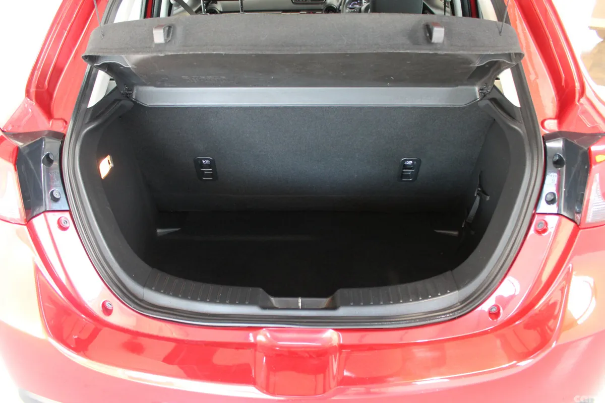 Mazda Mazda2 Hatchback, Petrol, 2016, Red