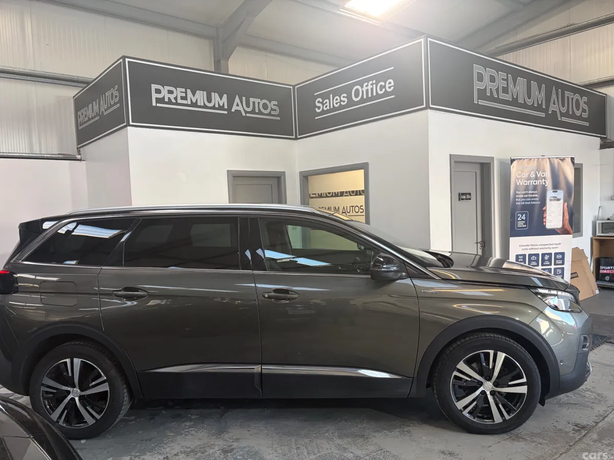 Peugeot 5008 MPV, Diesel, 2020, Grey