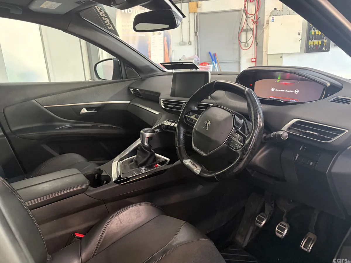 Peugeot 5008 MPV, Diesel, 2020, Grey