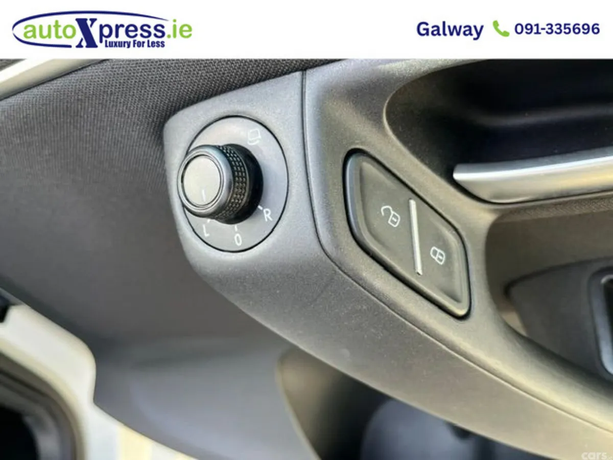 Volkswagen Polo Hatchback, Petrol, 2017, 