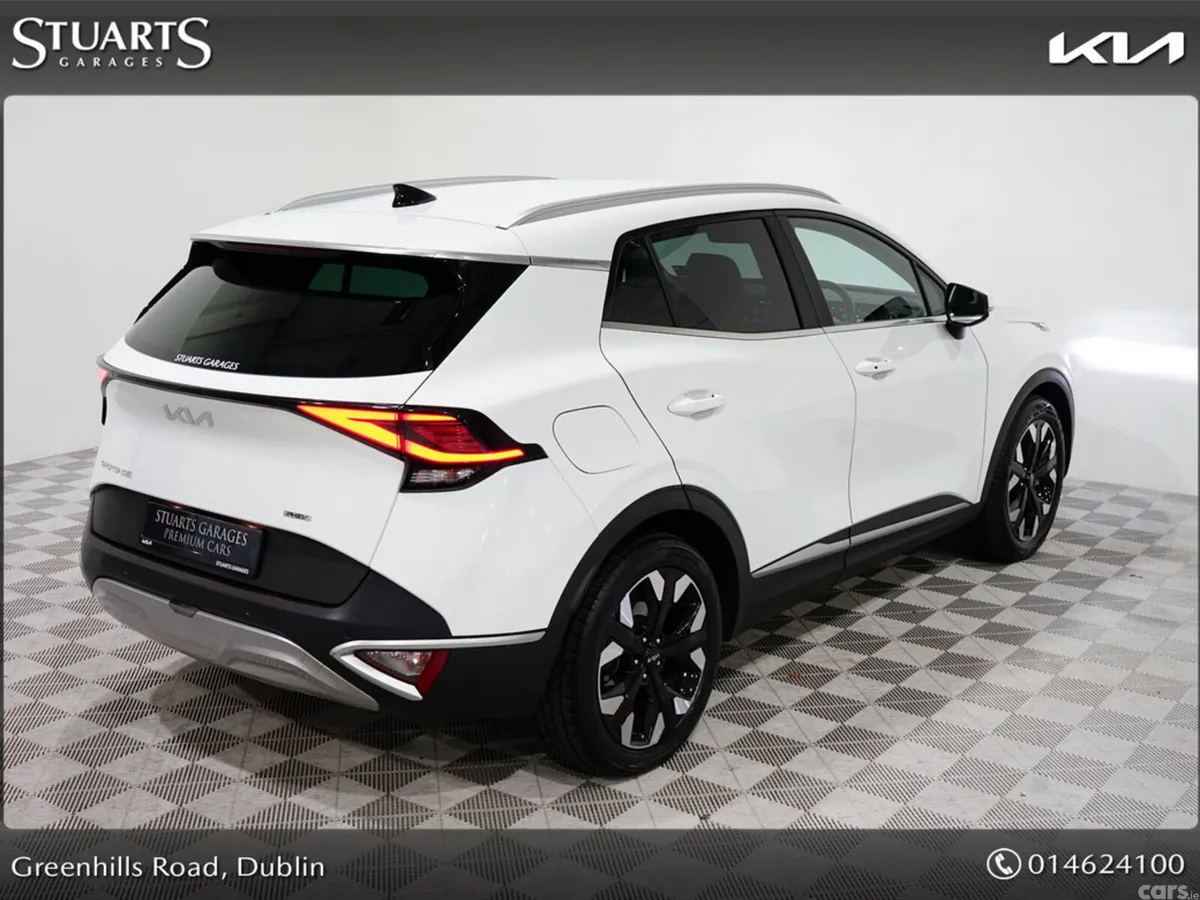 Kia Sportage MPV, Petrol Plug-in Hybrid, 2023, White