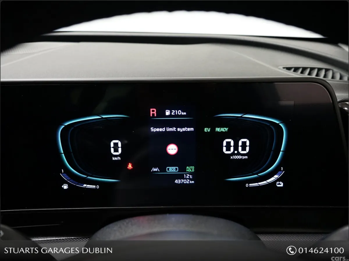 Kia Sportage MPV, Petrol Plug-in Hybrid, 2023, White