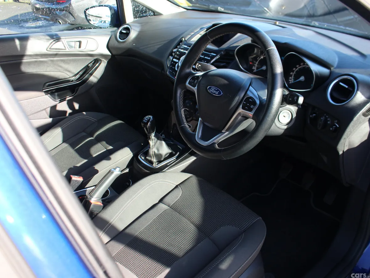 Ford Fiesta Hatchback, Petrol, 2016, Blue