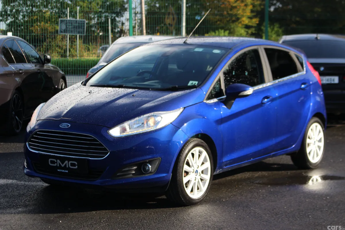 Ford Fiesta Hatchback, Petrol, 2016, Blue
