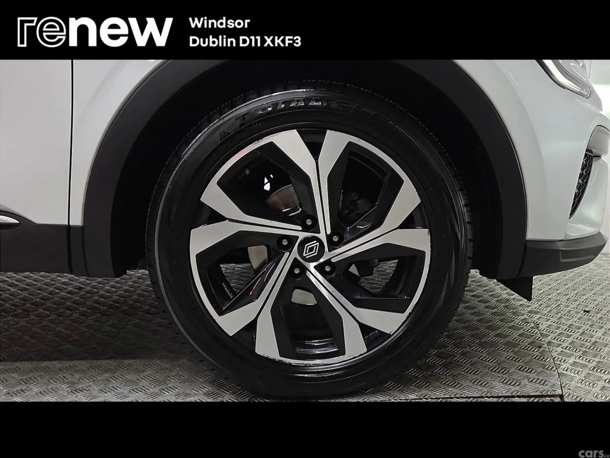 Renault Arkana Hatchback, Petrol Hybrid, 2025, White