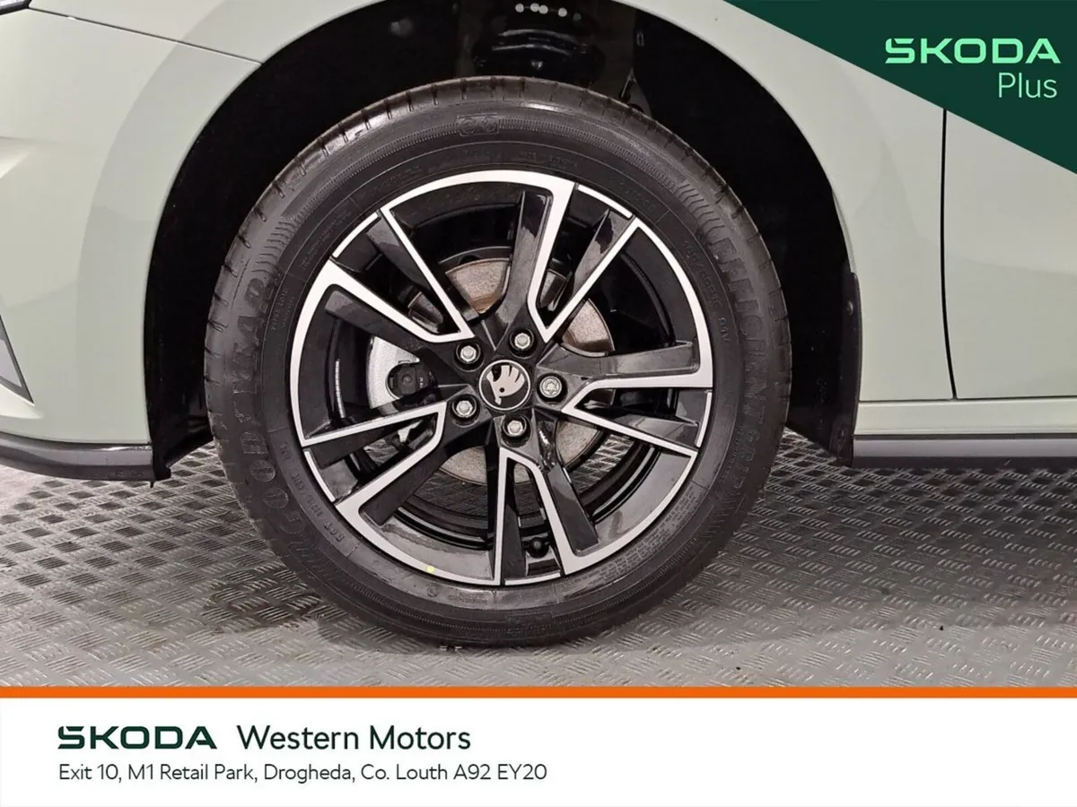 Skoda Fabia Hatchback, Petrol, 2027, Green