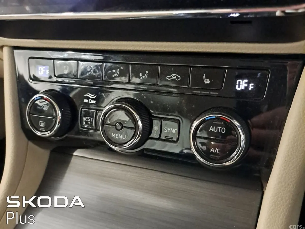 Skoda Superb Saloon, Diesel, 2023, Blue