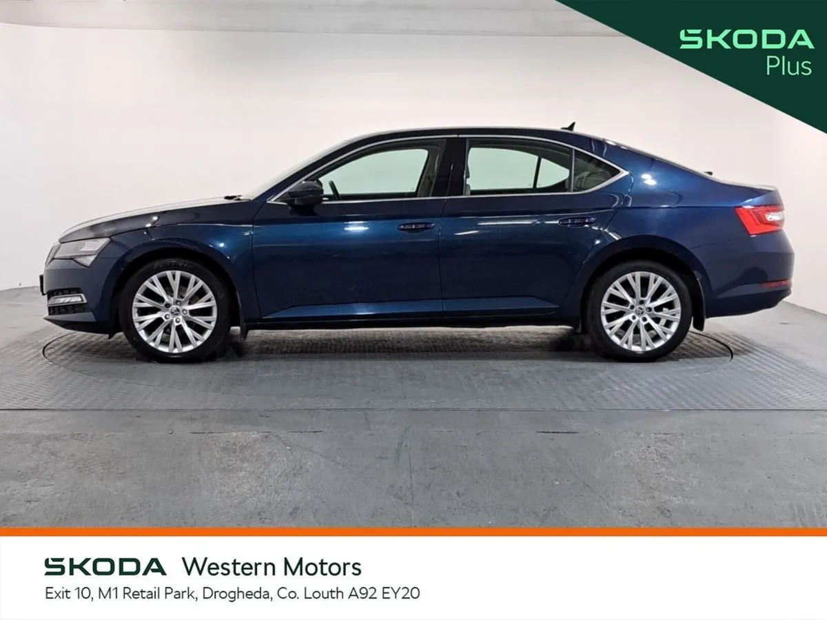 Skoda Superb Saloon, Diesel, 2023, Blue